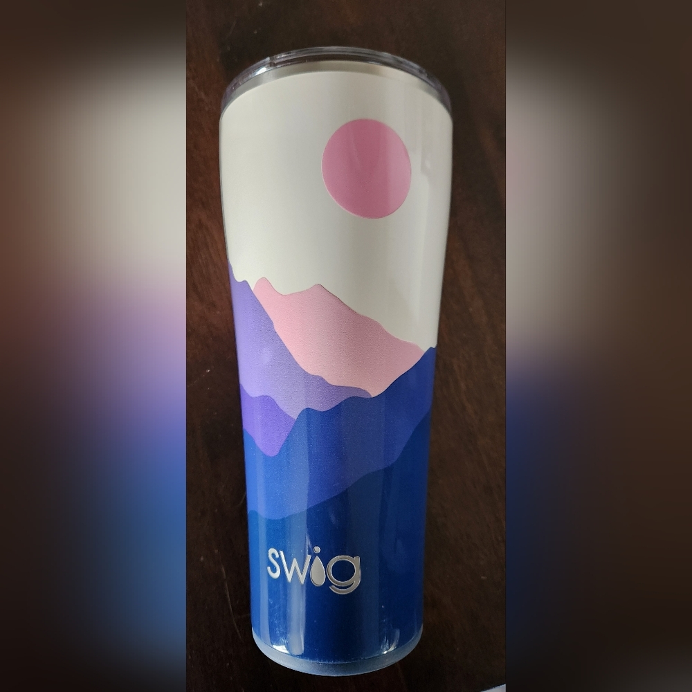 Swig 32 oz. Moon Shine Mountain Design Tumbler, Like New